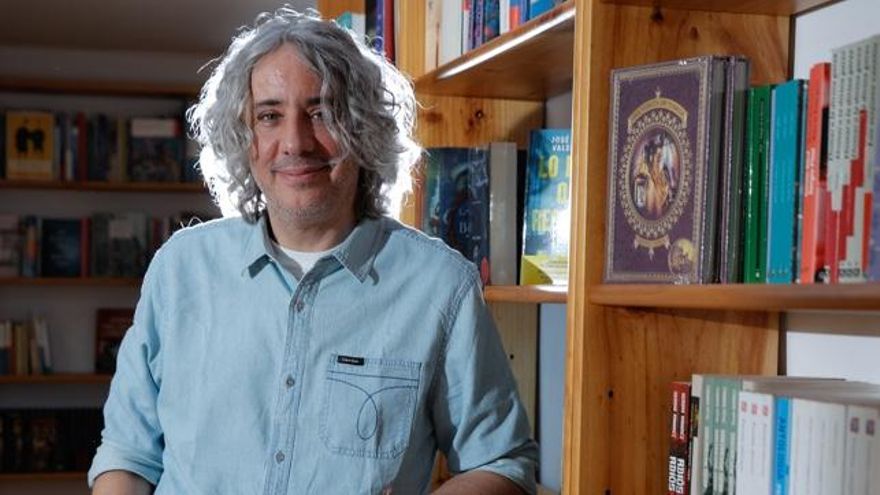 Ignacio Valenzuela, novelista: "Mi marido y yo tenemos una maleta preparada por si hay que salir pitando de Estados Unidos”