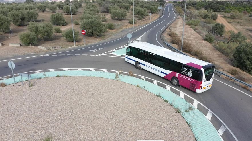 Castilla-La Mancha amplía al 50% el descuento en los abonos de transporte de sus autobuses interurbanos