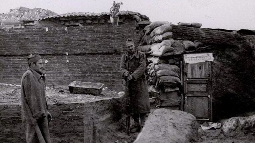 Heridas de arena o lluvia de agua caliente en mitad de la batalla: la Guerra Civil también se escribe de forma surrealista