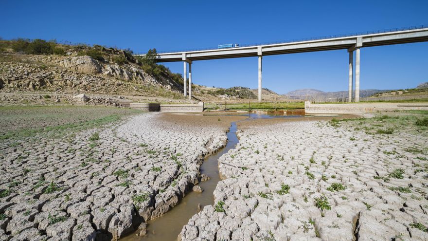 Agua radiactiva en los grifos, el problema inesperado de la sequía en Andalucía