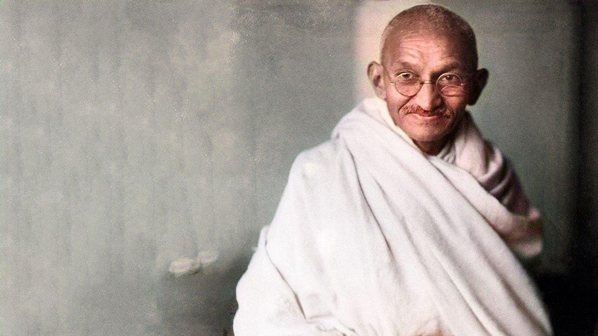 Mahatma Gandhi, líder de la independencia de la India y quién definió la no violencia como: "la mayor fuerza a disposición de la humanidad"