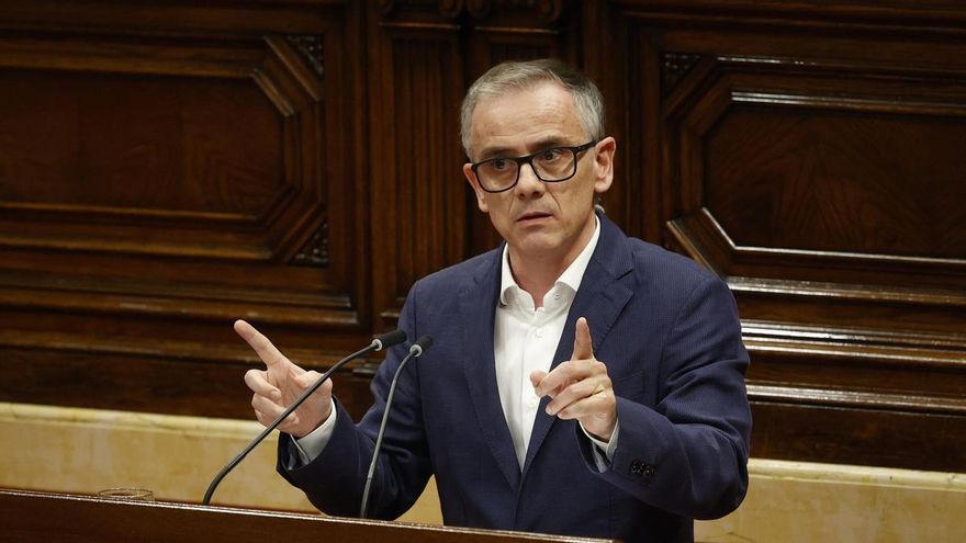 El portavoz del grupo parlamentario de ERC, Josep Maria Jové, durante su intervención en el pleno de investidura.
