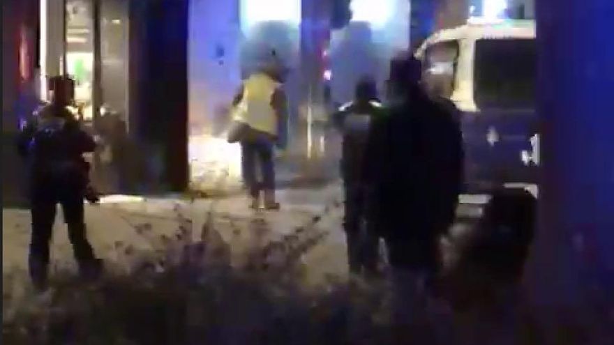 Varios testigos niegan que el sintecho tiroteado en Barcelona amenazara con un cuchillo a los agentes de la Guardia Urbana