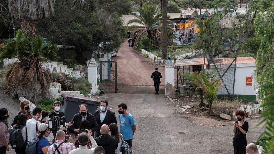 Eurodiputados acusan al Gobierno de "esconder" el campamento para migrantes de Barranco Seco