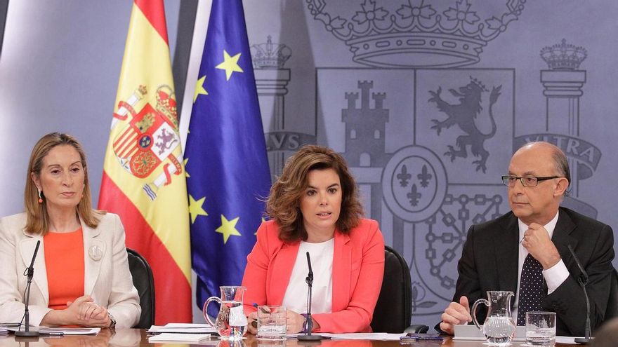 Ana Pastor, Soraya Sáenz de Santamaría y Cristóbal Montoro. Foto: La Moncloa