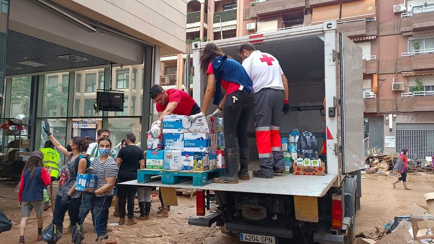 Cruz Roja ha realizado más de 216.000 asistencias y alojado cerca de 4.000 personas personas afectadas por la DANA