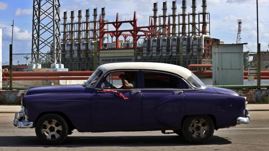 El colapso de la red eléctrica en Cuba provoca una crisis y acusaciones cruzadas