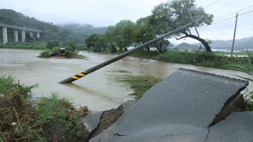 Fuertes lluvias inundan el centro-oeste de Corea del Sur y dejan al menos un muerto