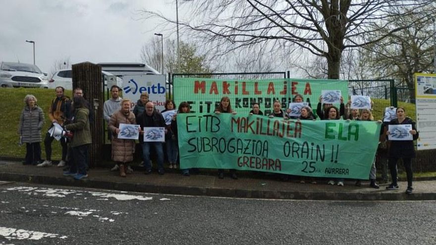 Trabajadoras de maquillaje y peluquería de EITB Donostia en huelga: "Después de décadas merecemos condiciones dignas"