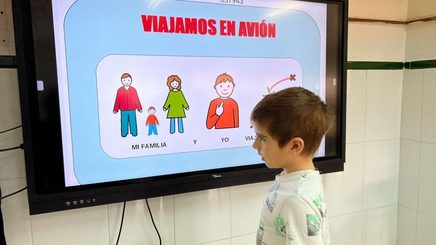 Colegios murcianos comprometidos con el autismo: "No todo el mundo sabe cómo abordarlo"