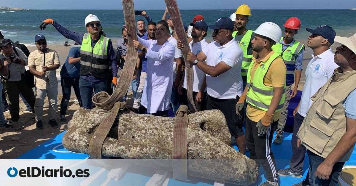 Arqueólogos sacan del mar de Alejandría un esfinge y colosos que revelan la grandeza perdida de Canopo