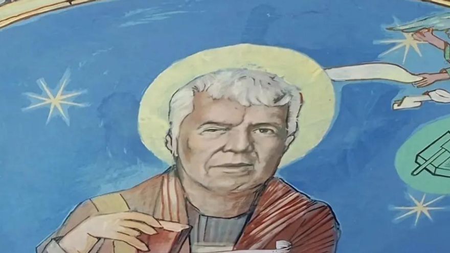 Un empresario condenado por fraude se retrata como San Matías en el pórtico de una iglesia románica en Huesca