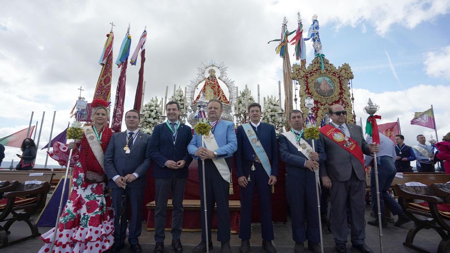 Moreno este domingo en la romería de la Virgen de la Cabeza de Andújar, donde ha hecho el anuncio.
