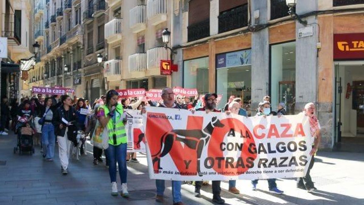IU-Verdes llama a movilizarse contra la caza con perros en Murcia y Cartagena y denuncia el uso de dinero público para sostener los cotos
