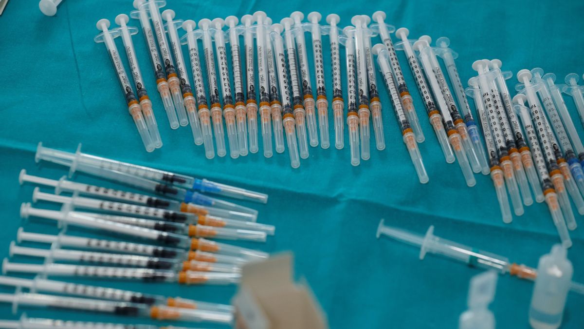 Preparativos para la vacunación contra la covid-19 en una imagen de archivo. EFE/ Zipi