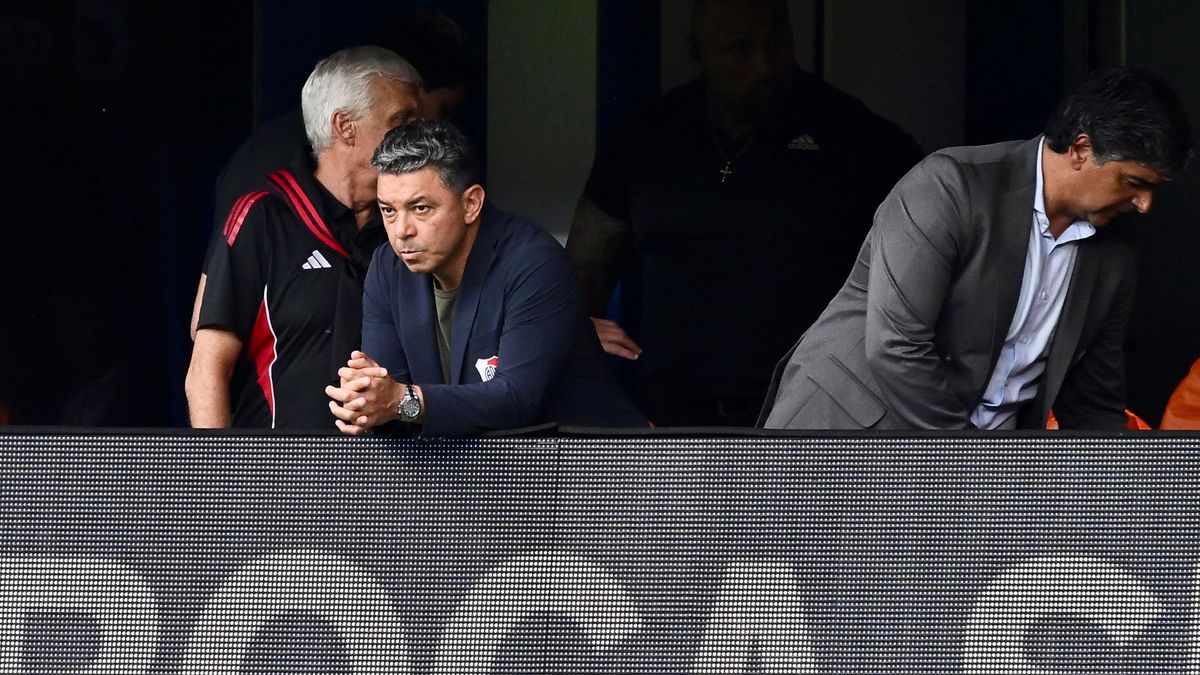 El DT de River Plate, Marcelo Gallardo, durante el Súper Clásico del futbol argentino ante Boca Jurios esta tarde en la Bombonera.