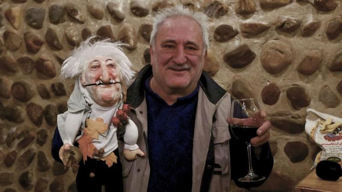 Miguel Yuma recibe el premio de Paisano 2025 del colectivo La Gremial