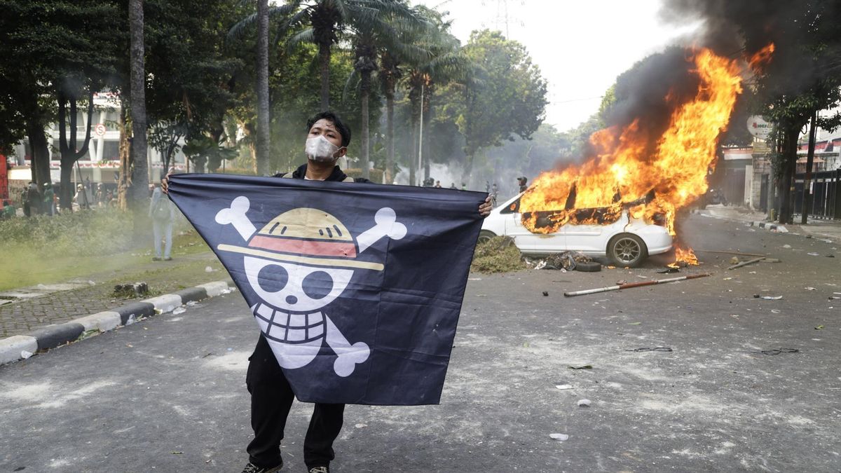 La bandera pirata de 'One Piece': ¿por qué se ha convertido en un símbolo de las protestas de la generación Z?