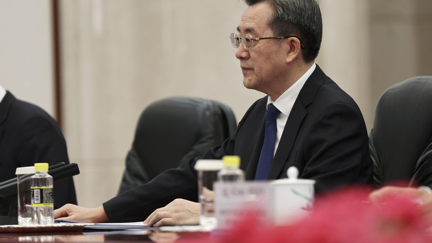 El vicepremier chino se ve con exsecretario del Tesoro de EEUU en medio de tensión comercial