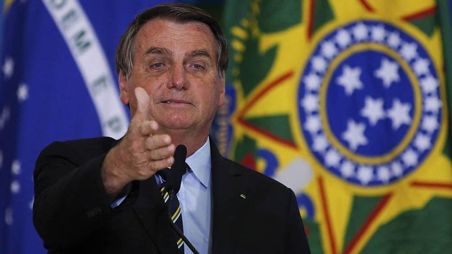 Bolsonaro insultó a la prensa brasileña y mandó a "callar la boca" a una periodista