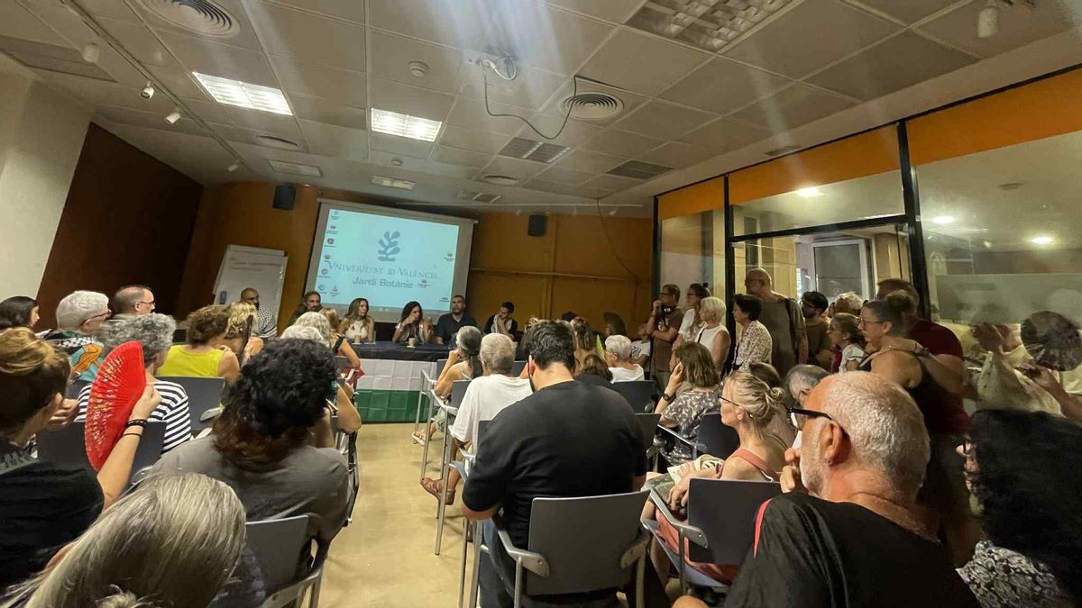 Sala de premsa del Jardí Botànic abarrotada de defensors del poble palestí.