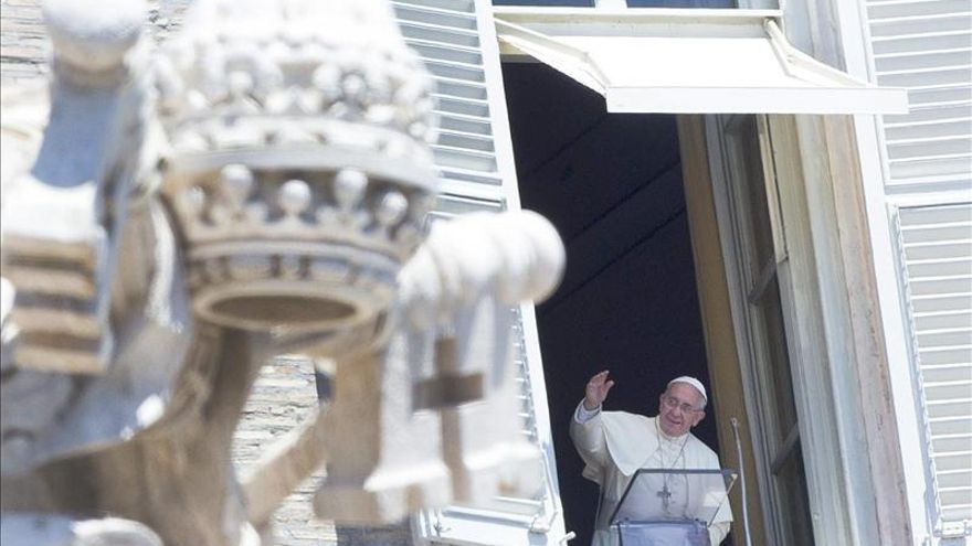 El Papa expresa su pesar por los inmigrantes, "víctimas del sistema económico"