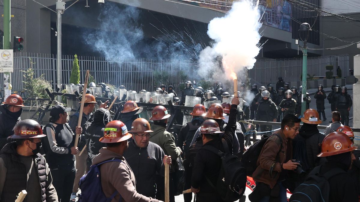 Protestas en Bolivia: cerco a La Paz, una economía agonizante y un presidente en apuros protegido por EEUU