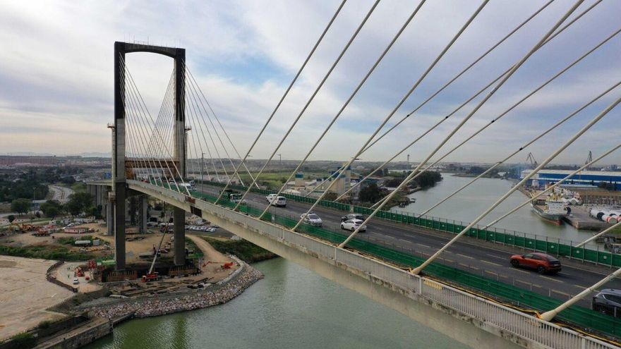 "Santos está obsesionado con el puente de Sevilla": la obra de 100 millones que generó "beneficios" para Ábalos y Cerdán