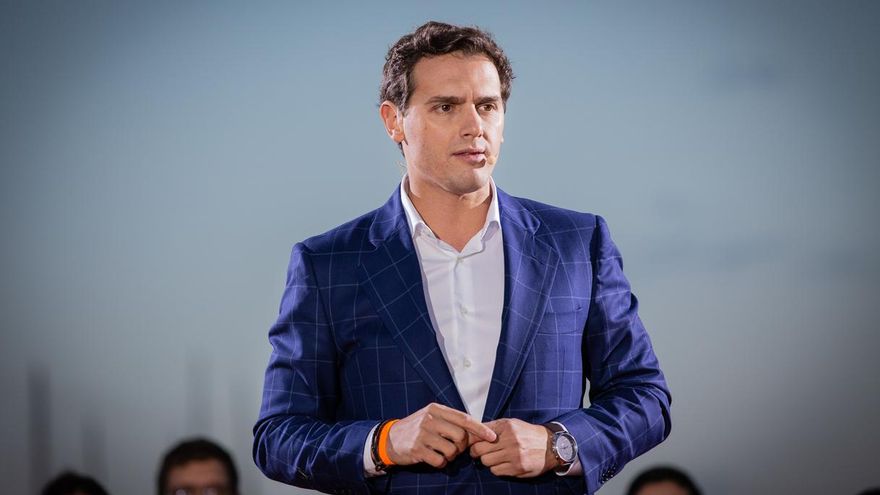 Rivera llega a la sede nacional de Ciudadanos para seguir el recuento de votos junto al Comité Electoral