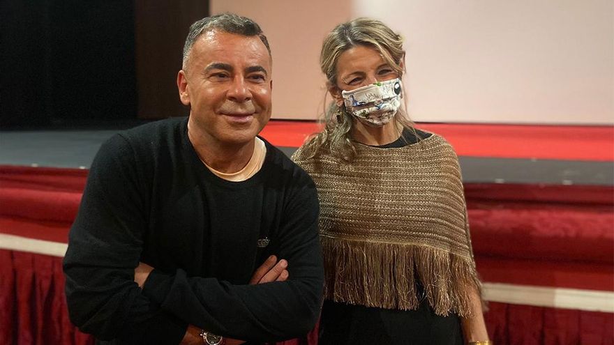 Yolanda Díaz apoya a Jorge Javier Vázquez en su obra de teatro: "Esa virtud que crece ante los adversarios"