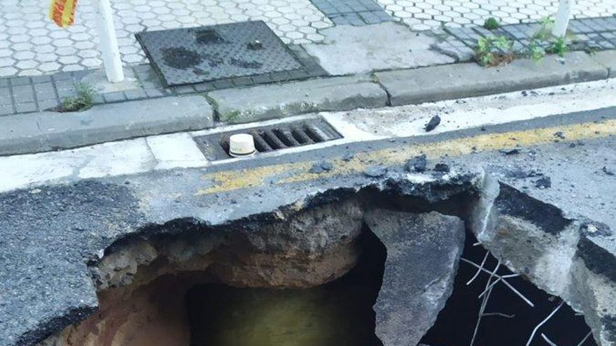 El alcalde de Donostia exige "garantías" a los trabajadores tras la aparición de un socavón en las obras de Euskotren
