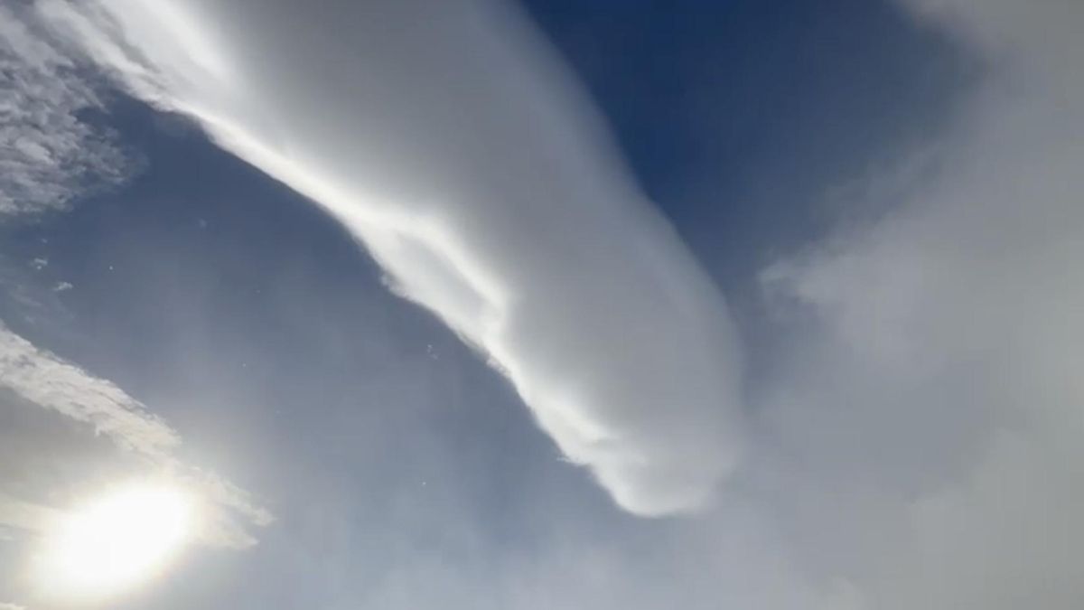 Las nubes lenticulares, en la  mañana de este miércoles, anuncian la llegada a La Palma de la borrasca Claudia.