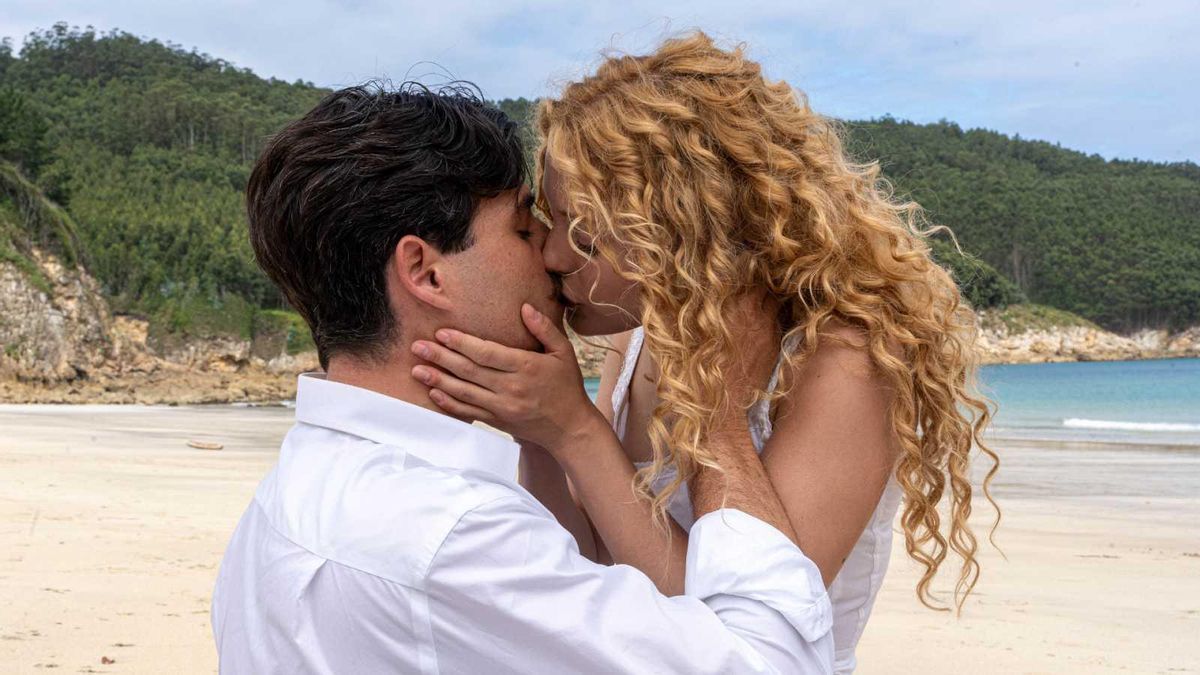 La Promesa: Jana y Manuel dan rienda suelta a la pasión