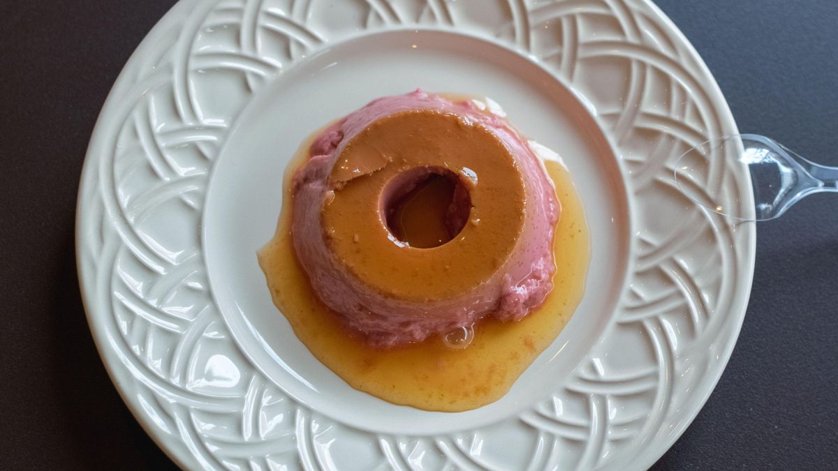 Flan de sandía emplatado