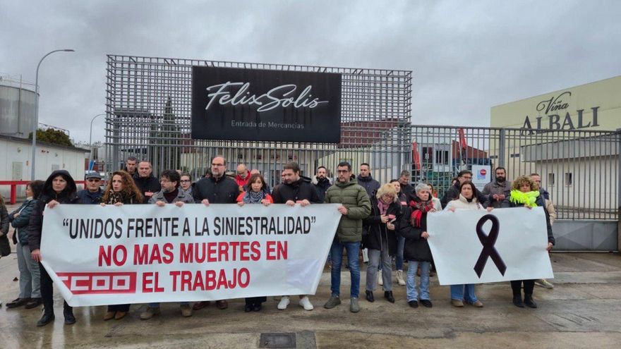 Los sindicatos señalan a la bodega Félix Solís por "la falta de seguridad" tras el segundo accidente mortal en dos años