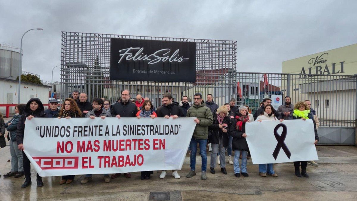Los sindicatos señalan a la bodega Félix Solís por "la falta de seguridad" tras el segundo accidente mortal en dos años