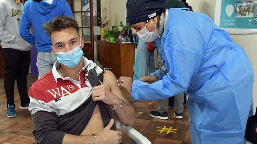 Consensuaron los factores de riesgo a priorizar en la vacunación de adolescentes de 12 a 17 años