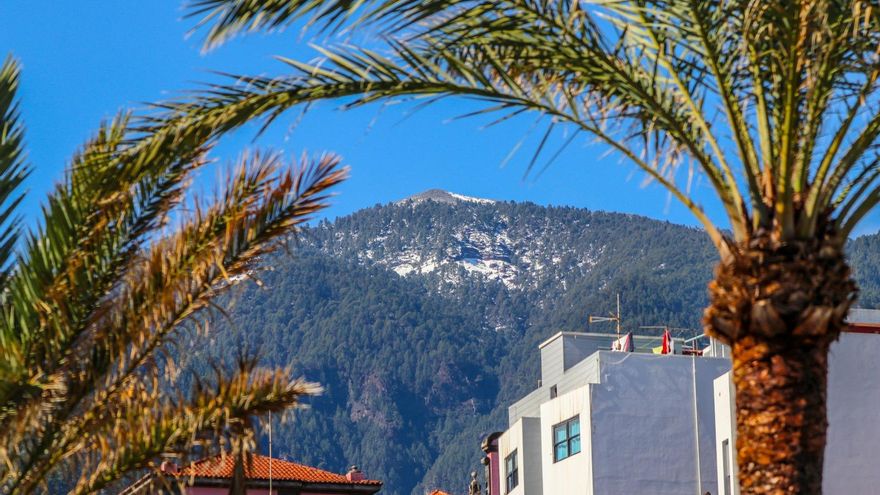 La nevada vista de Santa Cruz de La Palma