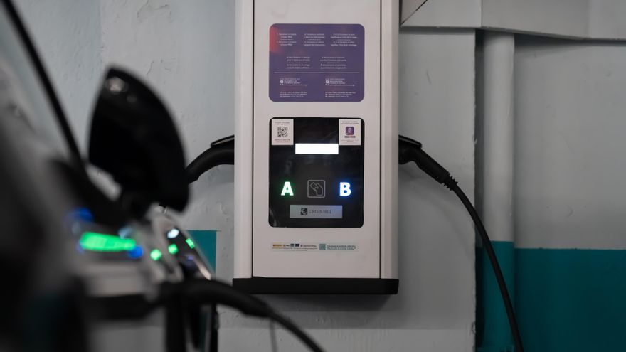 Archivo - Un punto de carga