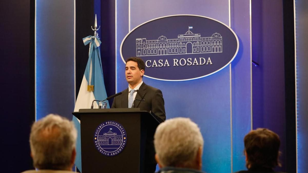 El Gobierno admite una caída de la actividad por culpa del "shock externo" y apuesta a una recuperación en 2027