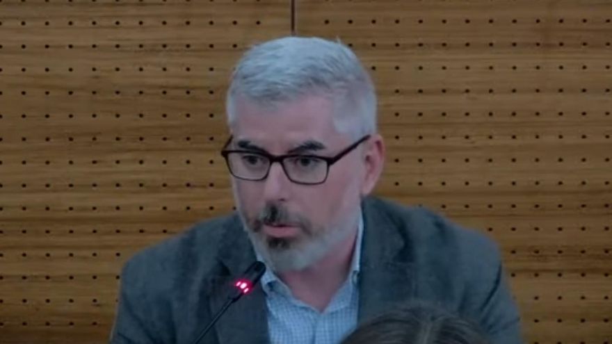 Un edil de Vox que fue candidato neonazi defiende una moción con el PP por la Constitución en Sant Vicent del Raspeig