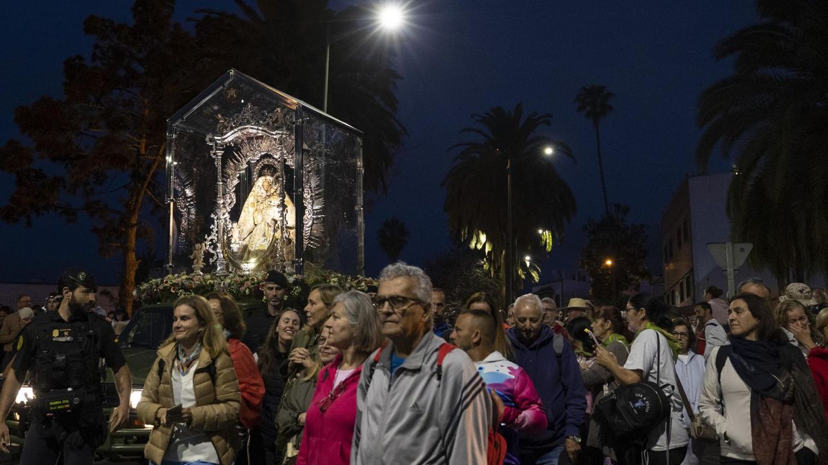 La Virgen del Pino, acompañada por miles de fieles en peregrinación este sábado.