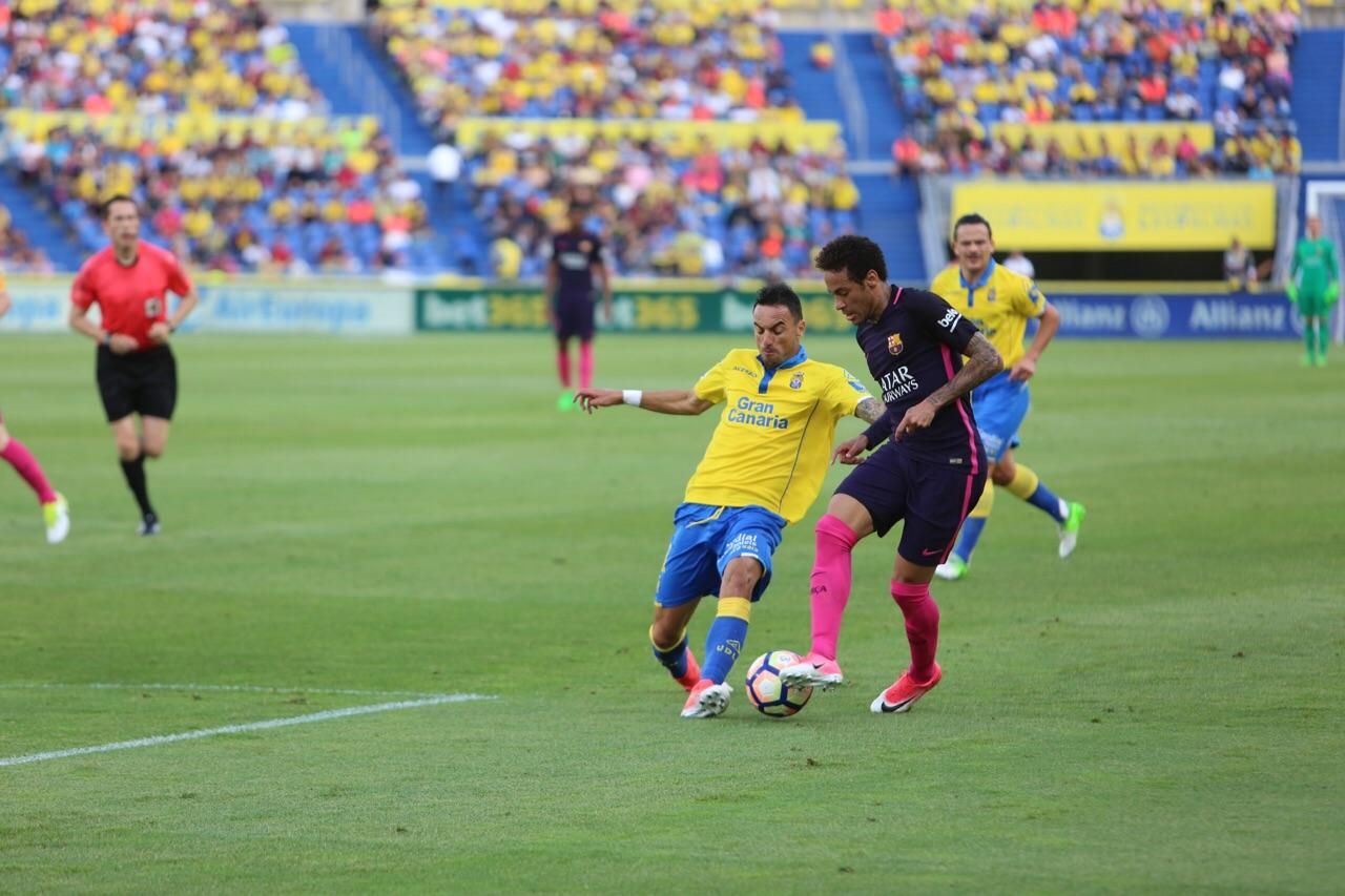 Partido entre la UD Las Palmas y FC Barcelona. Alejandro Ramos.