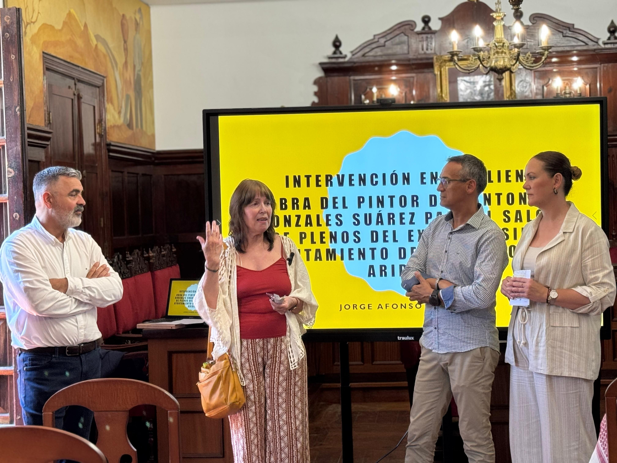 Los Llanos de Aridane restaura los lienzos de Antonio González Suárez ubicados en el Salón de Plenos.