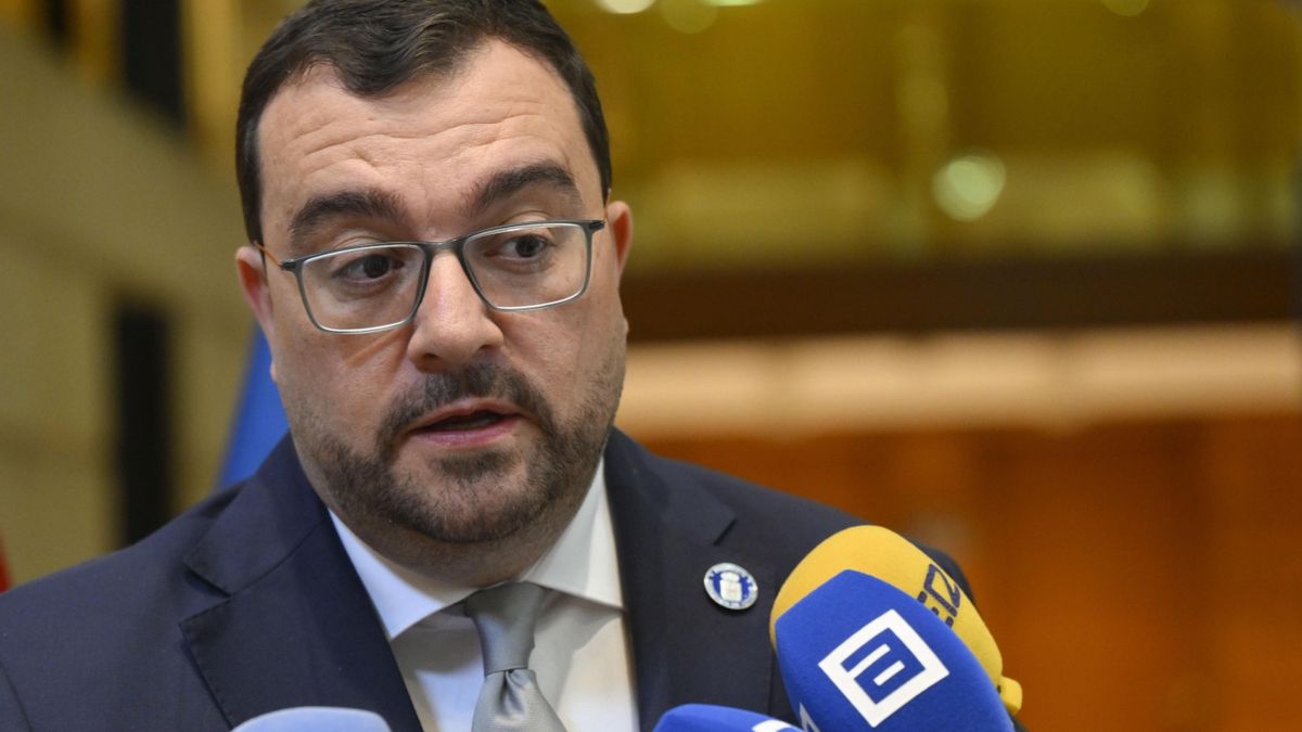 Barbón pide apoyo para Ceuta y considera "indudable" la connivencia de Marruecos