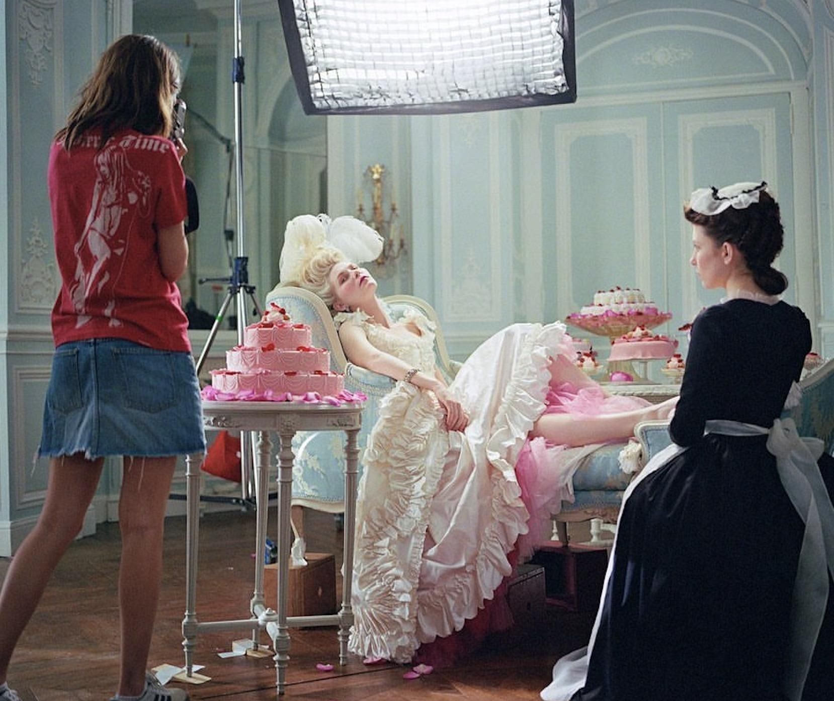 Rodaje del film María Antonieta, Kirsten Dunst entre dulces pâtisseries rosadas