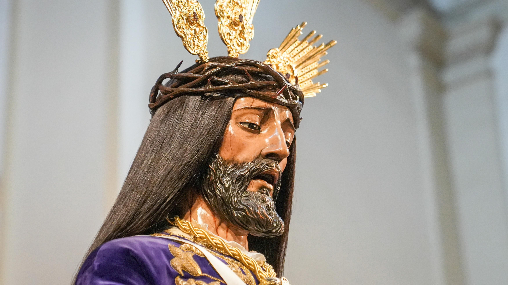 Los besapiés de Jesús Rescatado y del Cristo del Remedio de Ánimas, y el besamanos de Jesús, Divino Salvador, en su Prendimiento, en imágenes