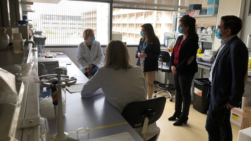 Concha Andreu conoce en el CIBIR las investigaciones sobre coronavirus