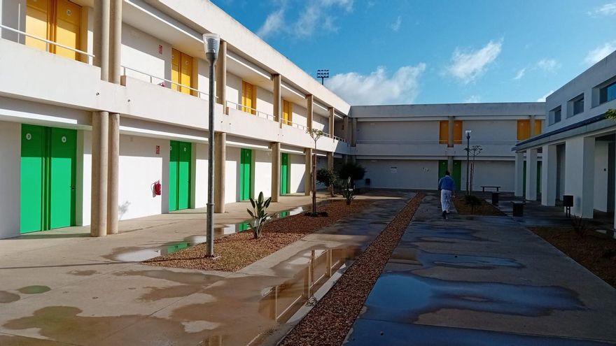 Lepe abre una residencia de temporeros inmigrantes para intentar poner fin a 25 años de chabolismo