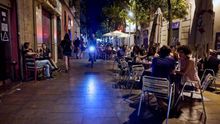 Terrazas de la calle Blai, en Barcelona / Enric Català